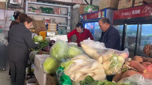 小摊位蝶变大产业 民丰县诚信经营的致富之路